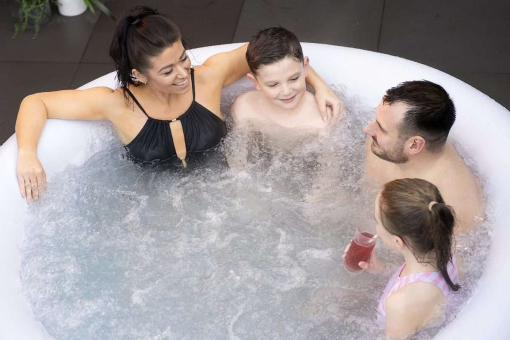 Bestway 60001 | Size 5.90 x 5.90 x 2.16 Ft | Inflatable Portable Spa Lay Z Bathtub Miami - Image 3