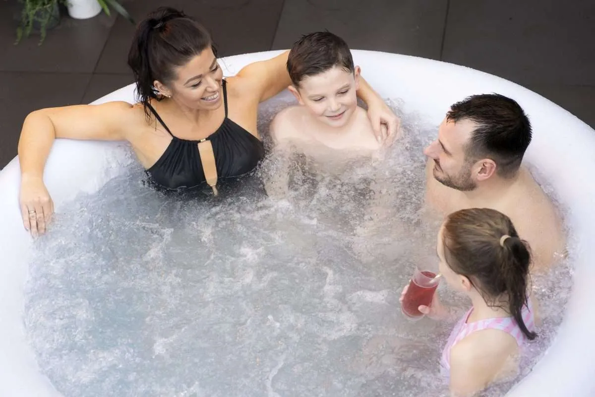 Bestway 60001 | Size 5.90 x 5.90 x 2.16 Ft | Inflatable Portable Spa Lay Z Bathtub Miami - Image 3